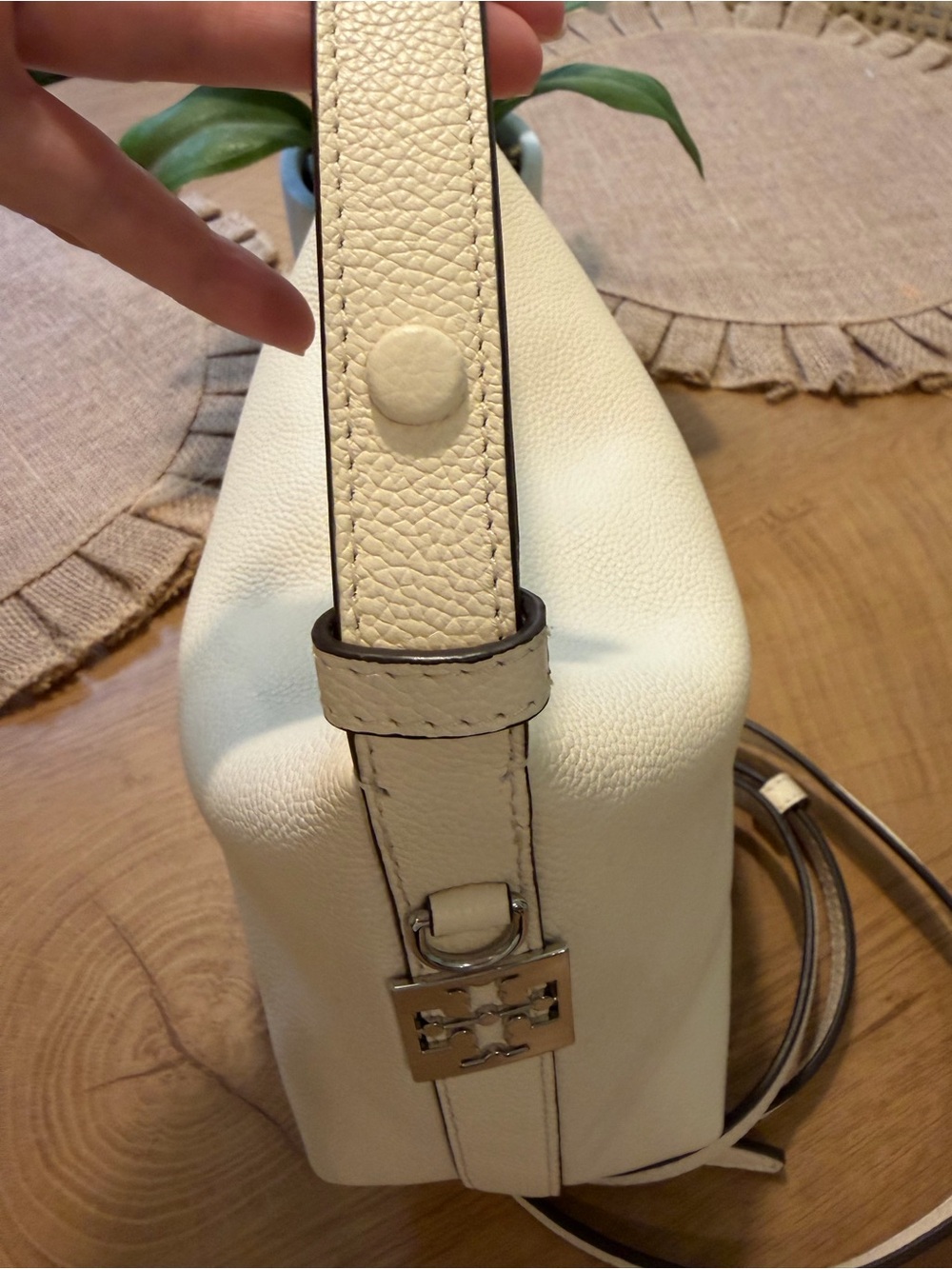 Tory Burch Mellow Shoulder Bag - Picture 6 of 11